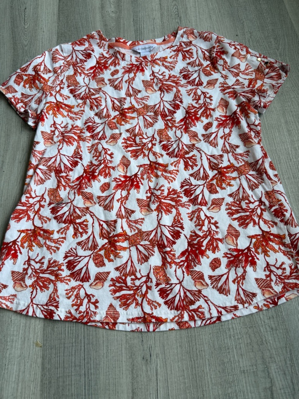Liz Claiborne White Tee with Orange Coral Print. CAJA # 1 B